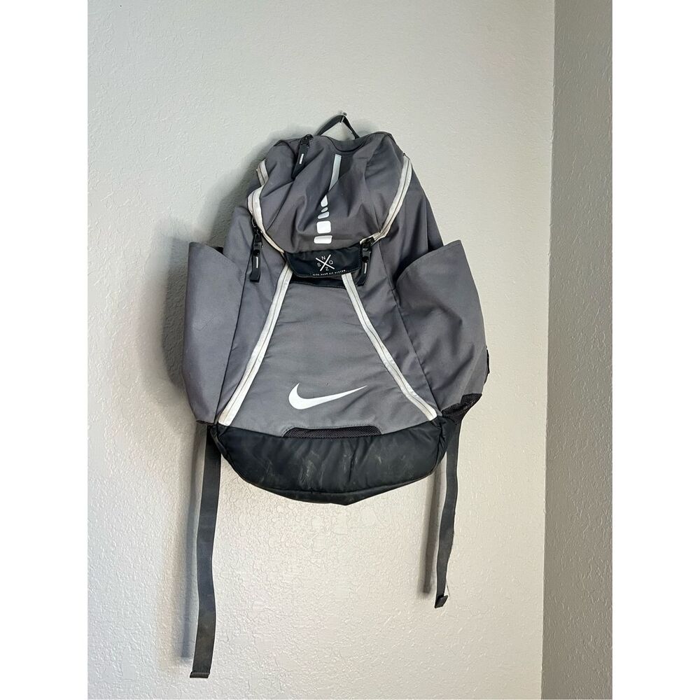 Nike Quad Zip System Backpack Light GreyNike
